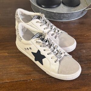Vintage Havana Cream and Black Star Sneakers